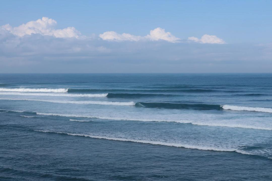 Surfing in Bali: The Ultimate Guide to Surf Lessons, Surf Schools, and Surf Experiences